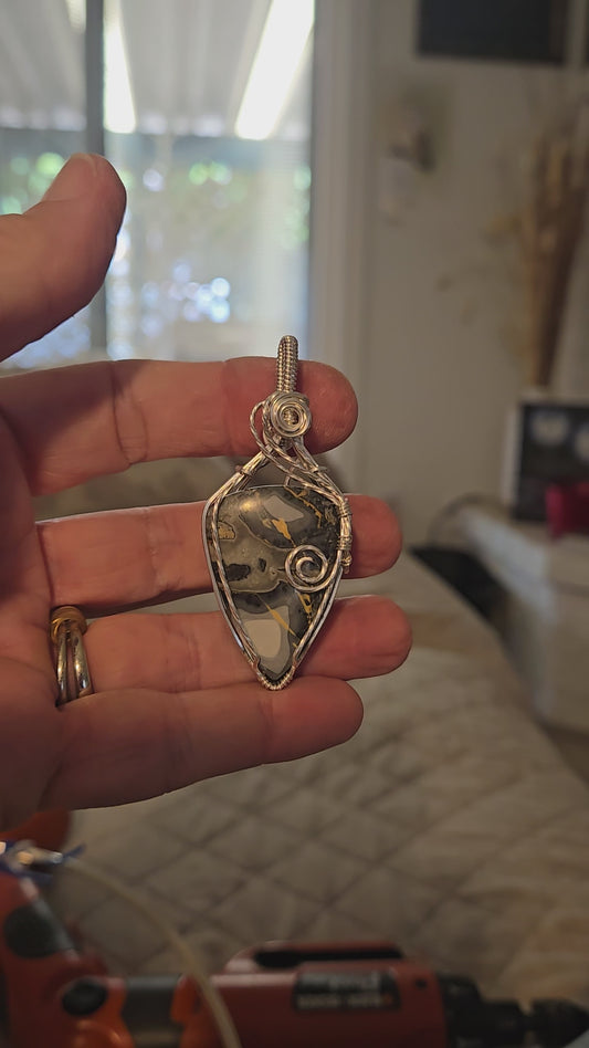 Maligano Jasper in Sterling Silver Wire